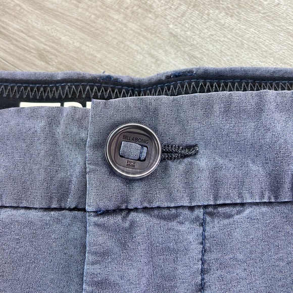 BILLABONG - NEW ORDER X HYBIRD SHORTS - Picture 6 of 10